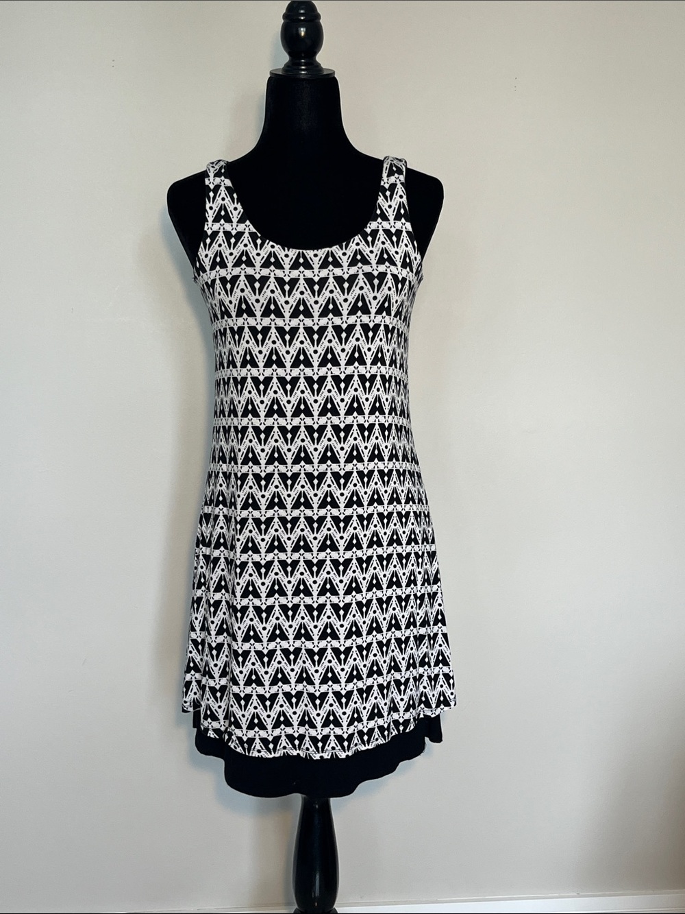 Black and White Geometric Sleeveless Mini Dress